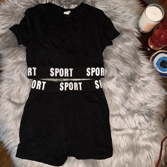 NWOT SHEIN black and white short set. Size 10. - Picture 2 of 5